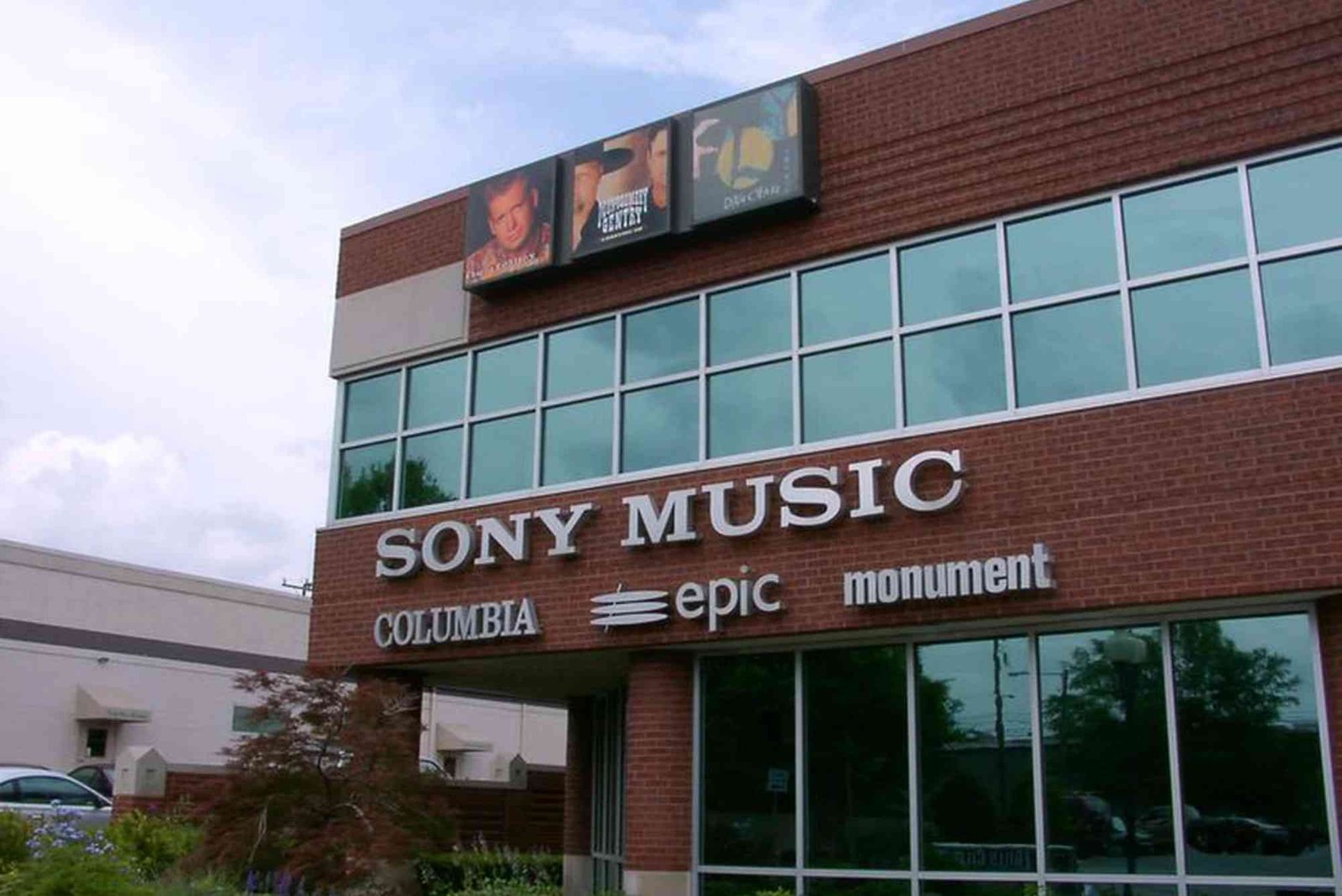 Sony Music Entertainment Us Latin LLC