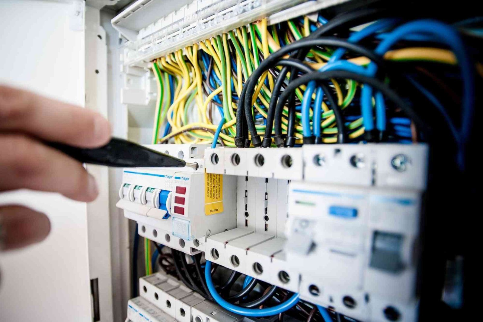 SRJ Electronics Trading LLC
